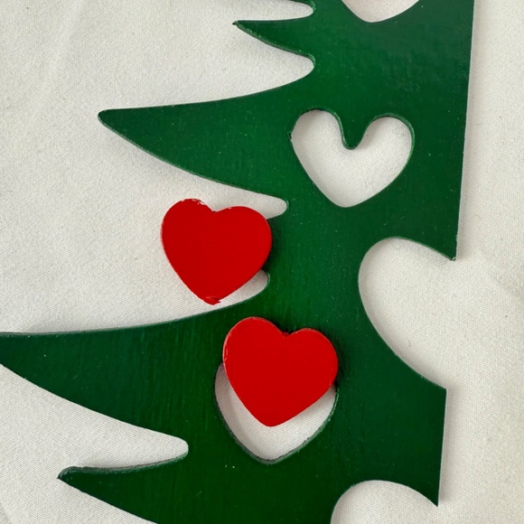 Vintage Dept 56 Wooden Cut Out Heart Tree Christmas Green Red Scandinavian Style - Picture 7 of 13